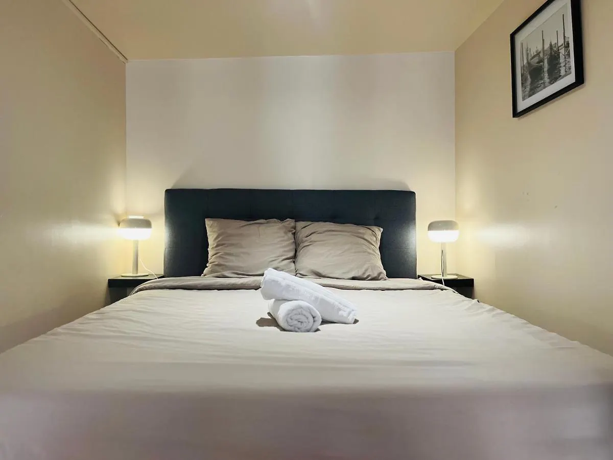 Suite Adamas Lyon 0*,  France